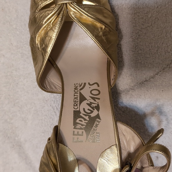 Salvatore Ferragamo Creations Vintage Reproduction Gold Heels - Picture 14 of 14